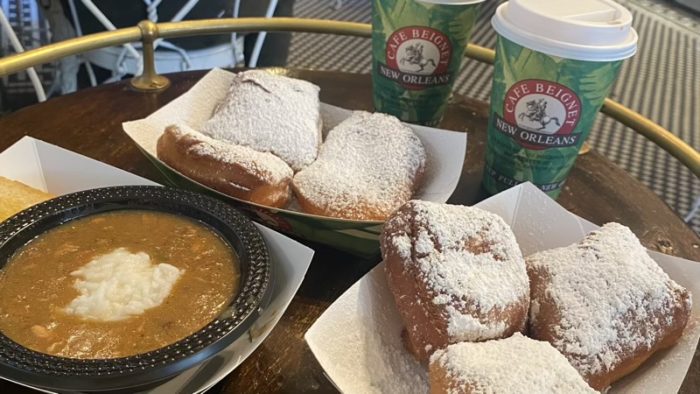 Café Beignetのベニエのプレート