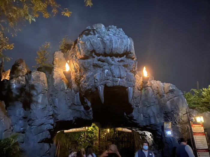 スカル・アイランド：レイン・オブ・コングの建物外観（アイランズ・オブ・アドベンチャー）