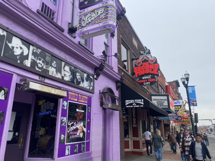 ナッシュビル ブロードウェイ通り 昼間の街並み