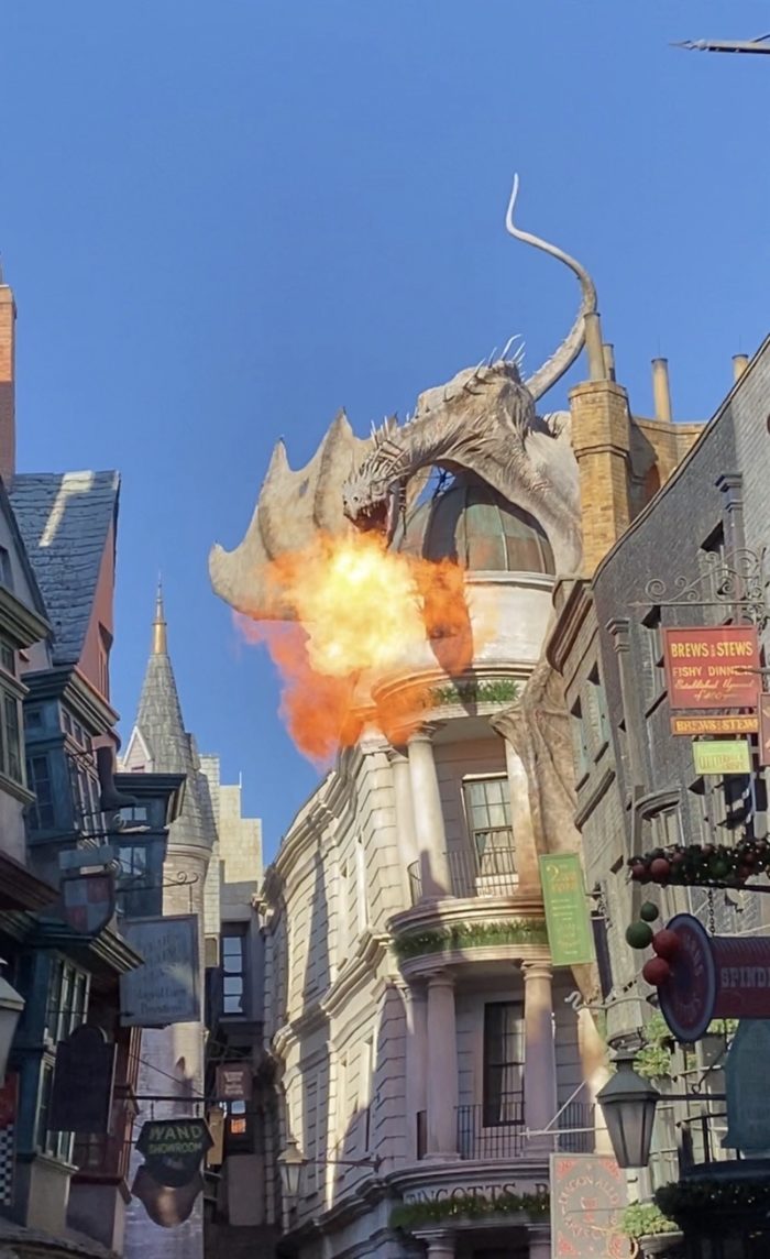 ハリー・ポッターとグリンゴッツからの脱出の外観（ユニバーサル・スタジオ・フロリダ）