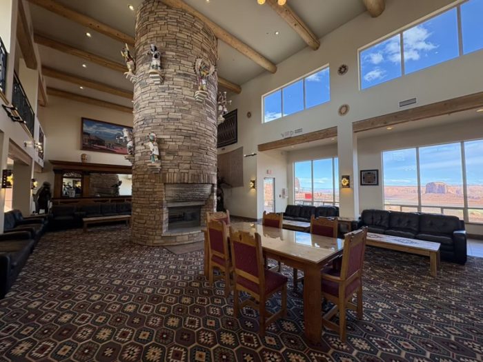 The View Hotel ホテルのロビー