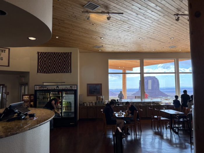 The View Hotelのレストランの様子